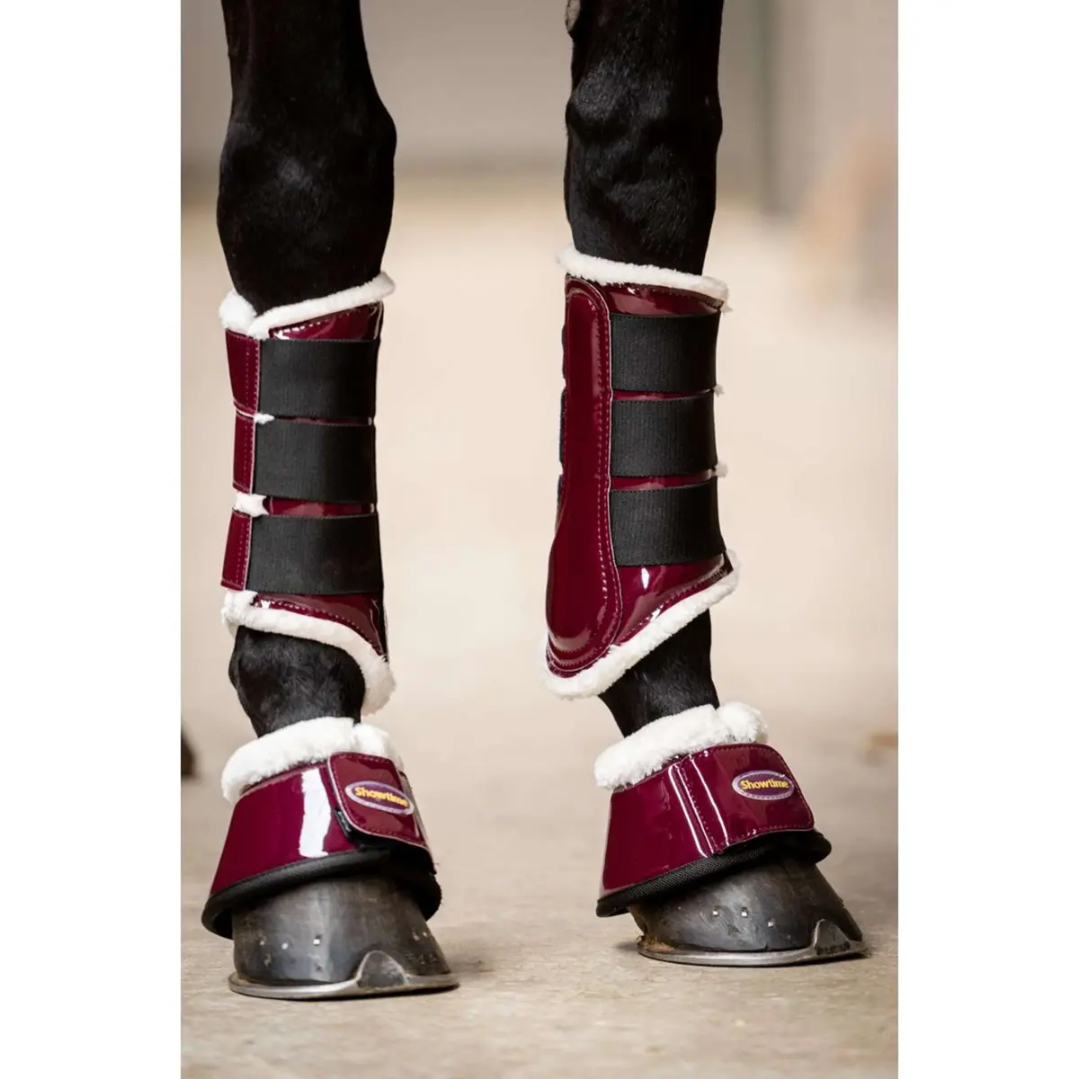 Hb Showtime Beenbeschermers Crown Cherry 1