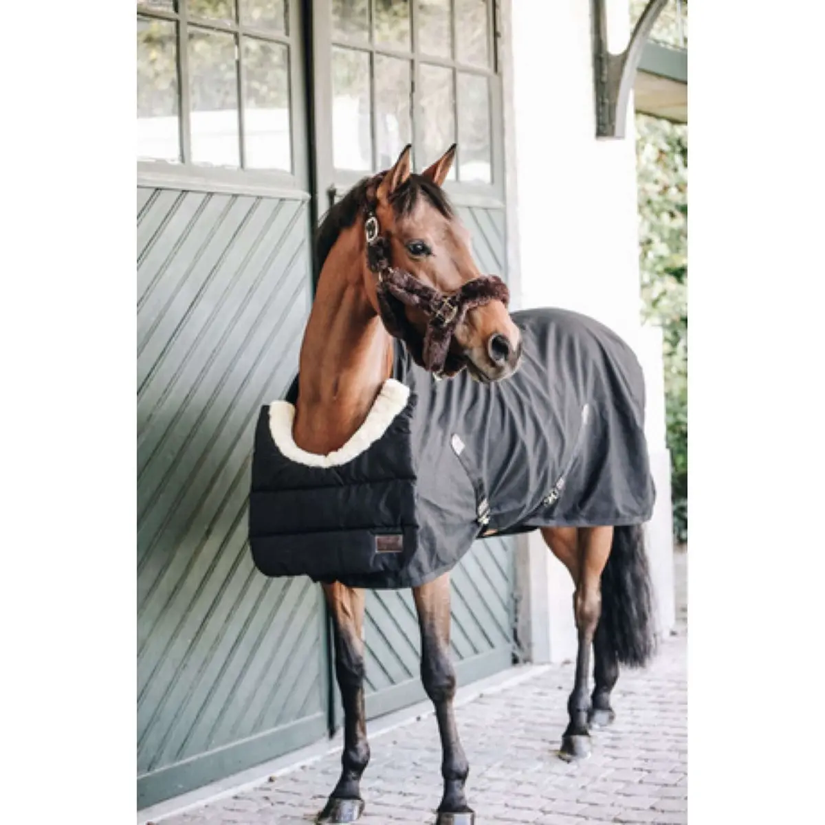 Kentucky Bib Winter Black 1