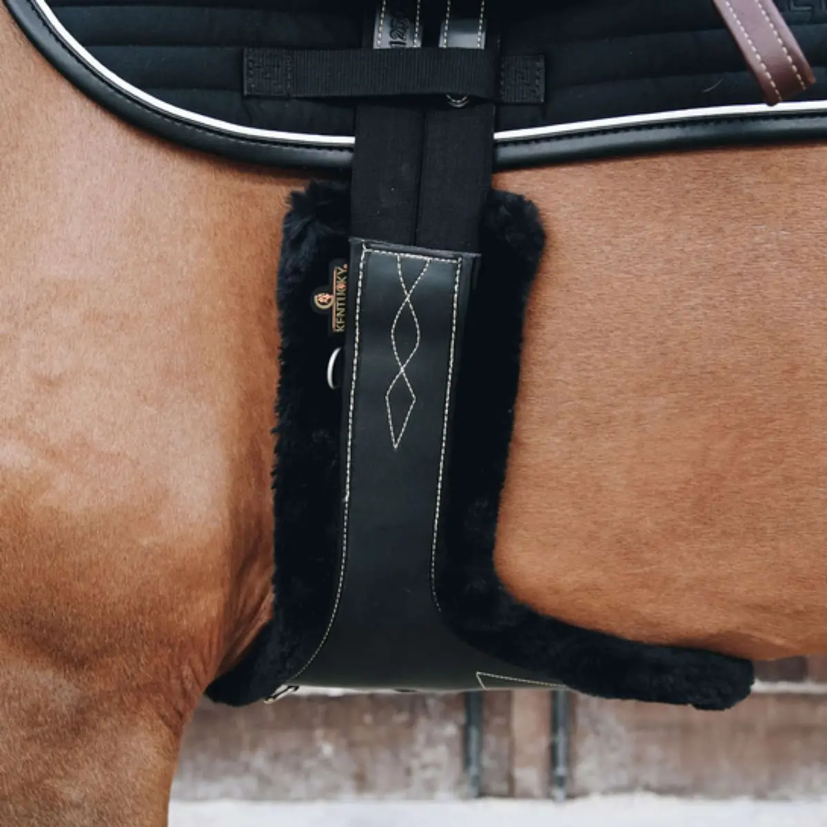 Kentucky Singelhoes Sheepskin Stud Black 1