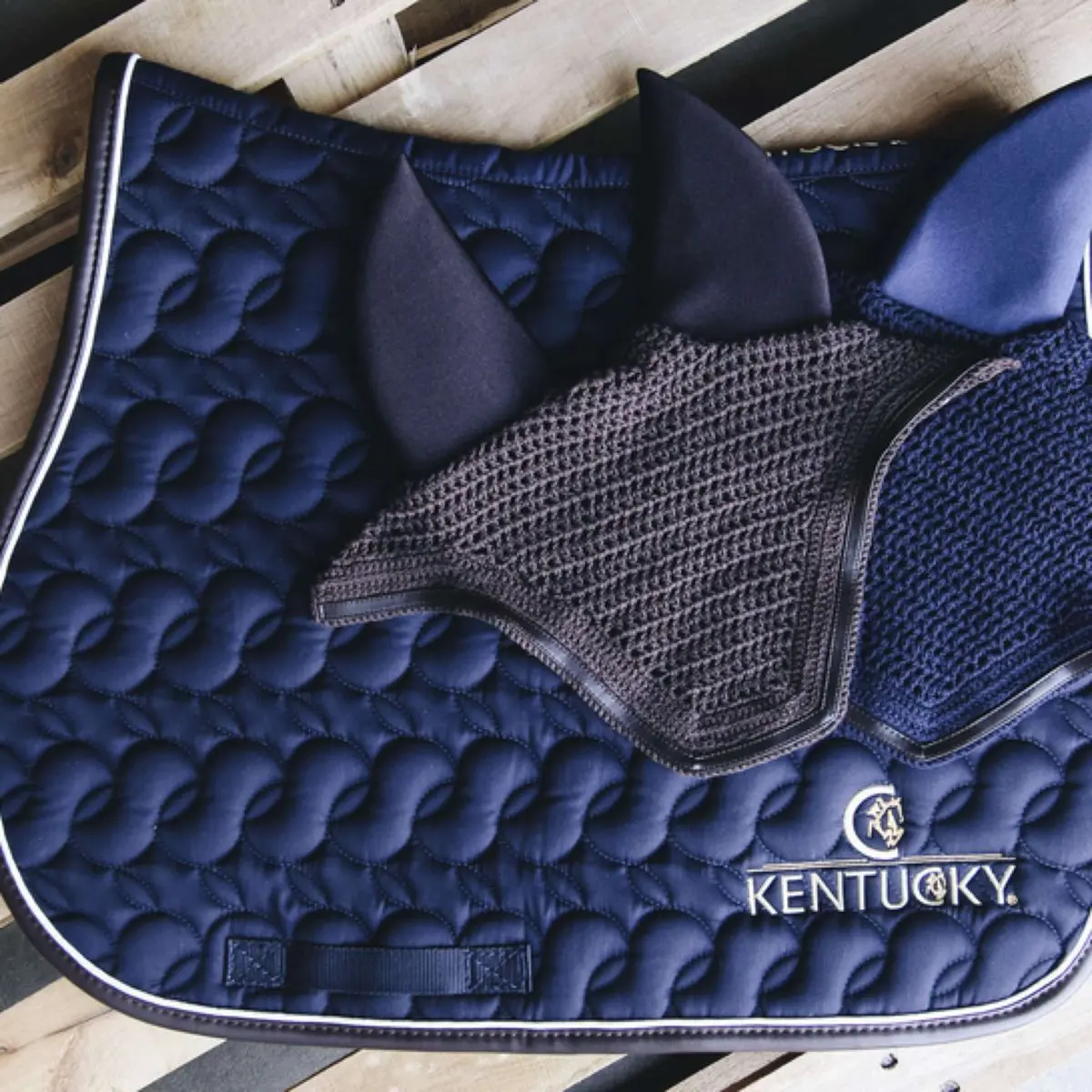 Kentucky Zadeldekje Navy/White/Brown 1
