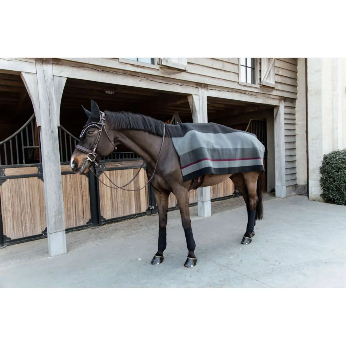 Kentucky Fleecedeken Heavy Square Stripes Zwart/Grijs 1