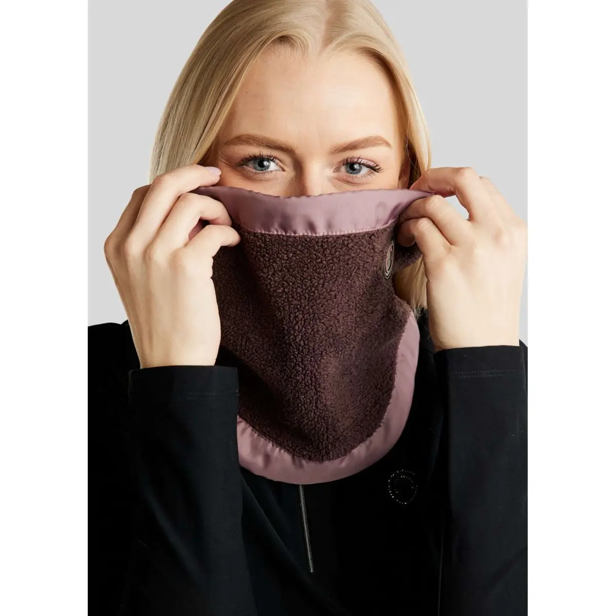 Montar Sjaal Moeva Black Peony 1