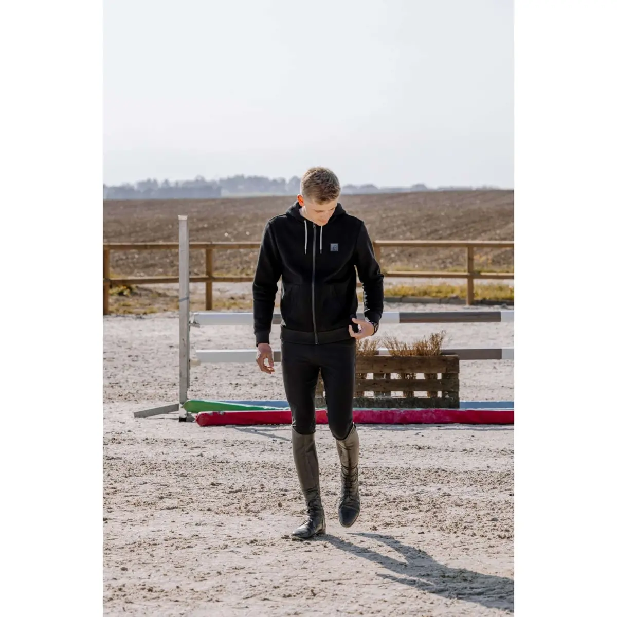 Equithème Vest Heated Owen Zwart 1