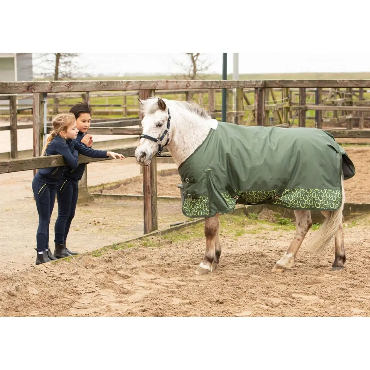 Harry's Horse Regendeken Stout! Lime 200G Legergroen 1