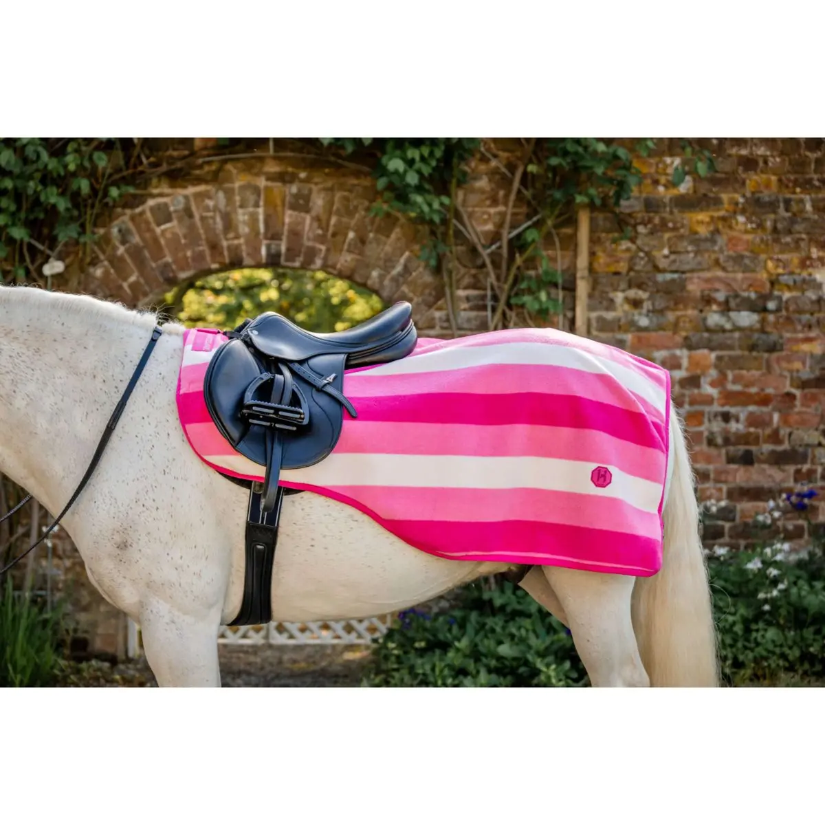 Horseware Uitrijdeken Newmarket Witney Pink 1