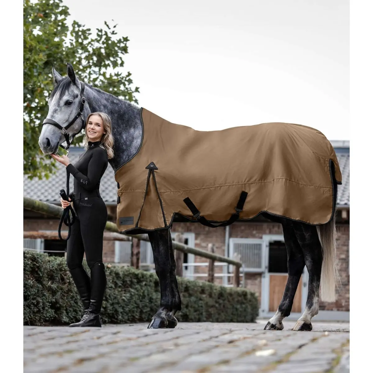 Waldhausen Outdoordeken Arctic High Neck 200G Cappuccino/Zwart 1